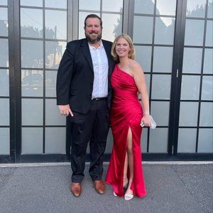 Meet your Posher, Hilary